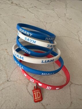 One Direction 1D Silicone Gummy 6 Bracelets Harry Liam Niall Zayn Louis